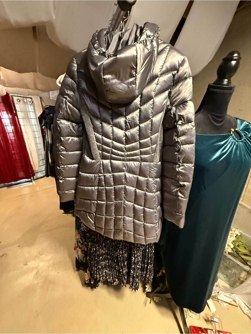 Bernardo Silver Quilted Hooded Puffer Jacket - Women's - Picture 10 of 10